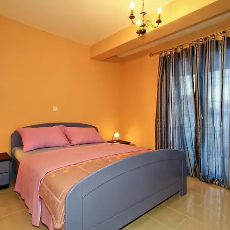 Katy Villa *